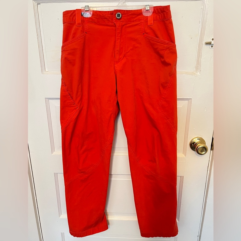 Patagonia Men’s Venga Rock Climbing Pant Size 30 Coral colorway